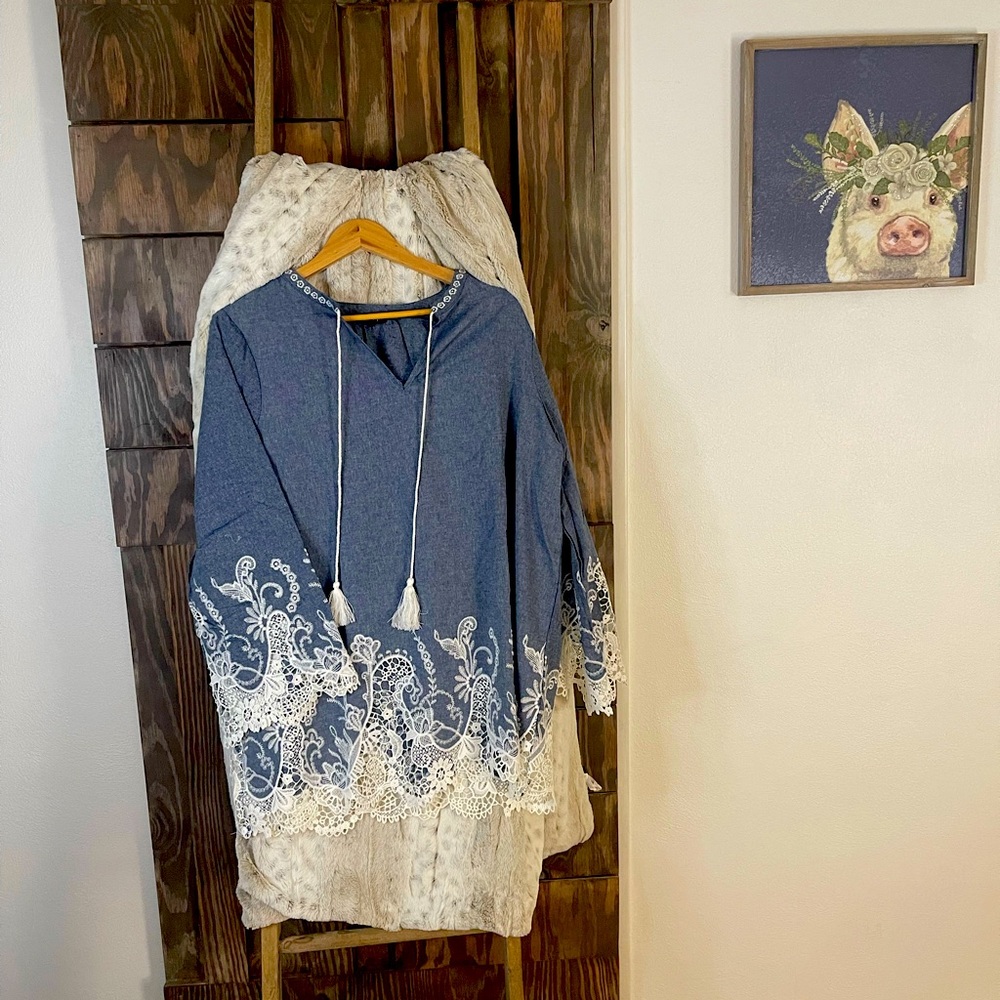 Beautiful ladies denim look style shirt. Great for any occasion.